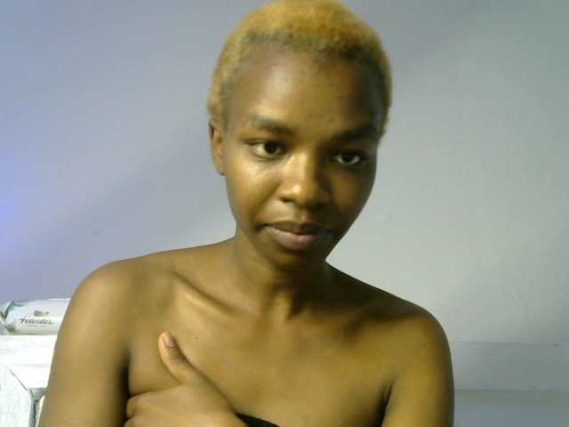 Juicygirl-1 live cam on BongaCams