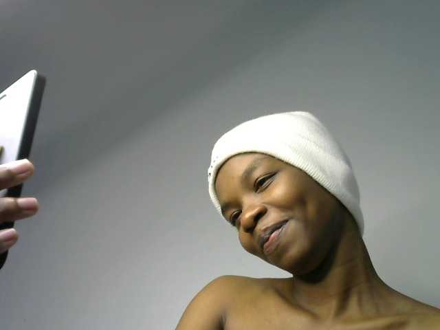 Juicygirl-1 live cam on BongaCams