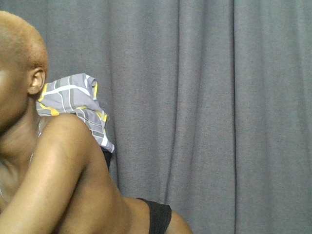 Juicygirl-1 live cam on BongaCams