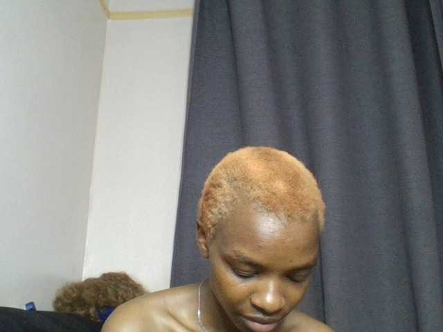 Juicygirl-1 live cam preview