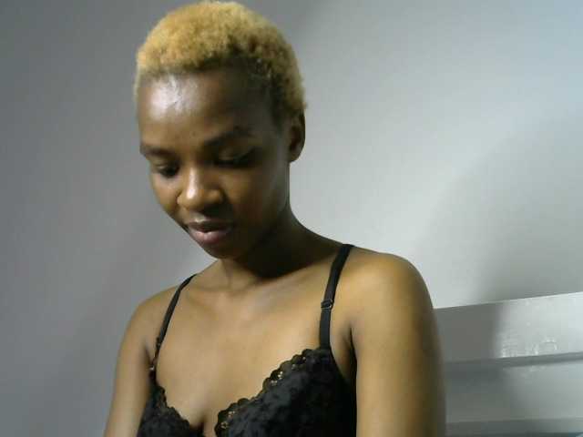 Juicygirl-1 live cam on BongaCams