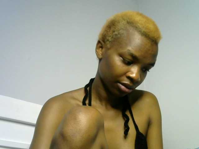 Juicygirl-1 live cam on BongaCams