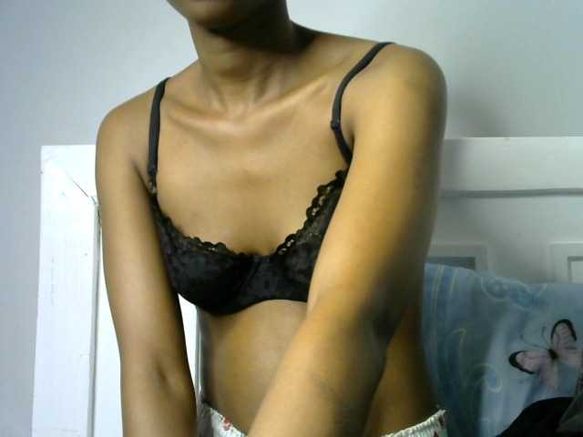 Juicygirl-1 live cam on BongaCams