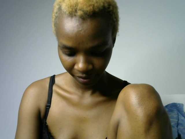 Juicygirl-1 live cam on BongaCams