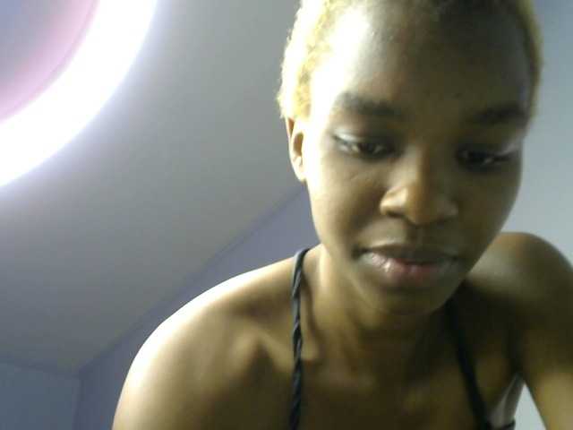 Juicygirl-1 live cam on BongaCams