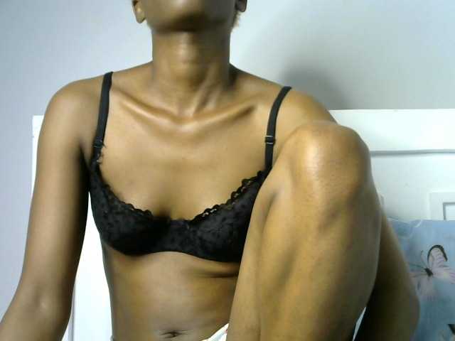 Juicygirl-1 live cam on BongaCams
