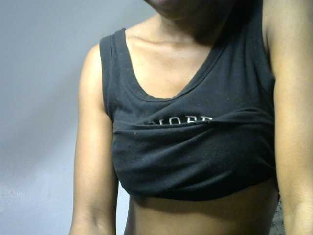 Juicygirl-1 live cam on BongaCams