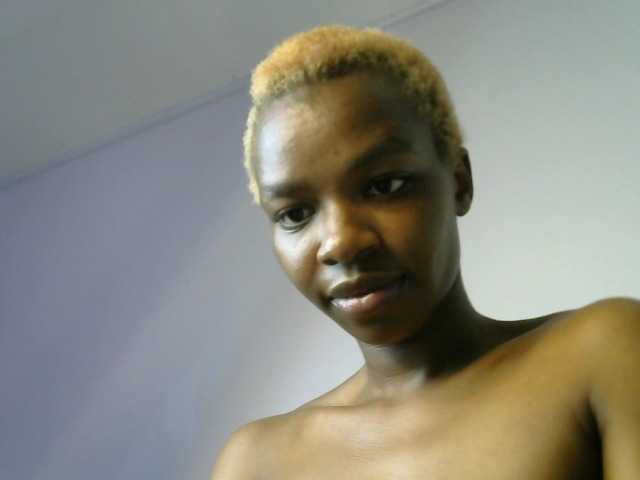 Juicygirl-1 live cam on BongaCams