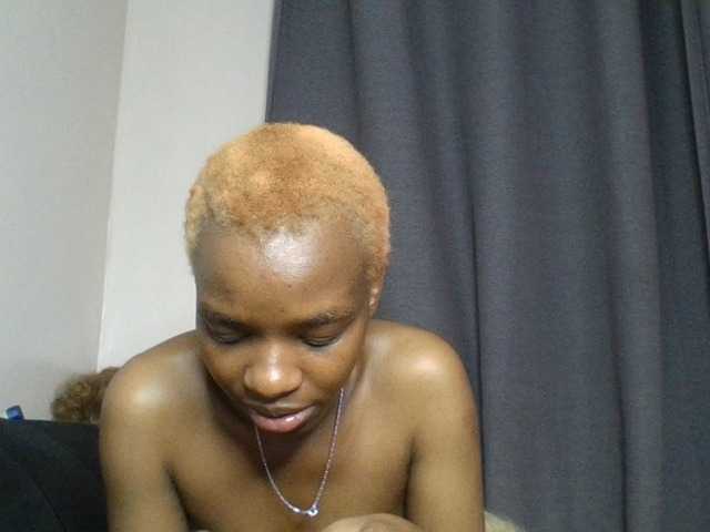 Juicygirl-1 live cam on BongaCams