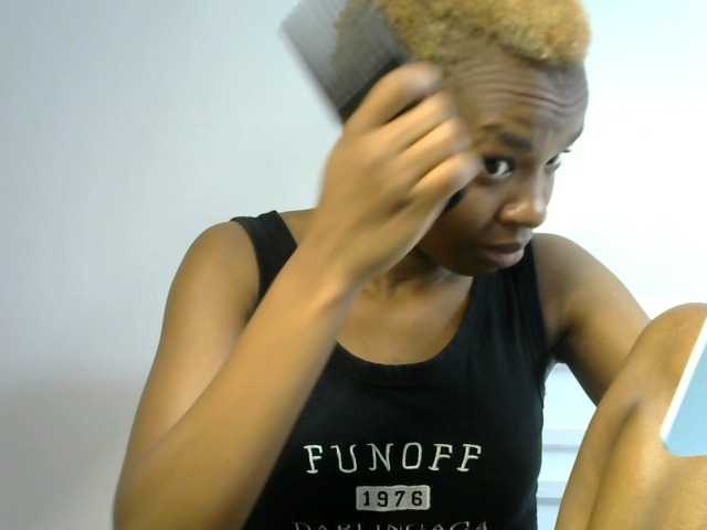 Juicygirl-1 live cam on BongaCams