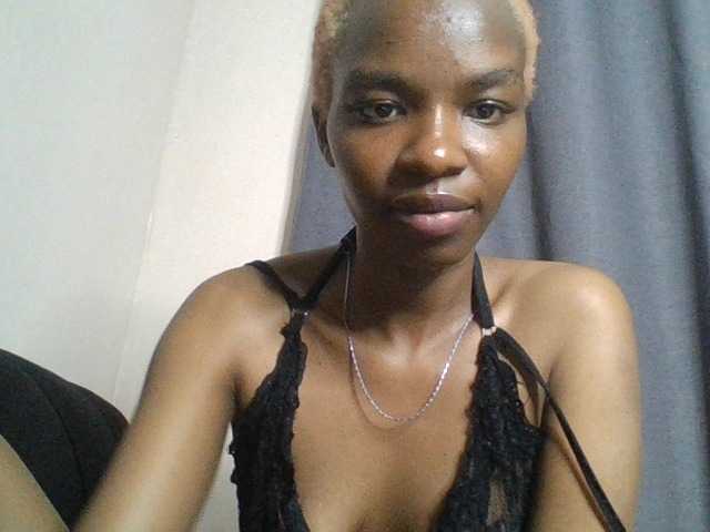Juicygirl-1 live cam on BongaCams