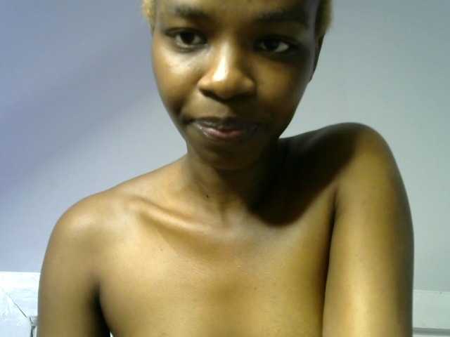 Juicygirl-1 live cam on BongaCams