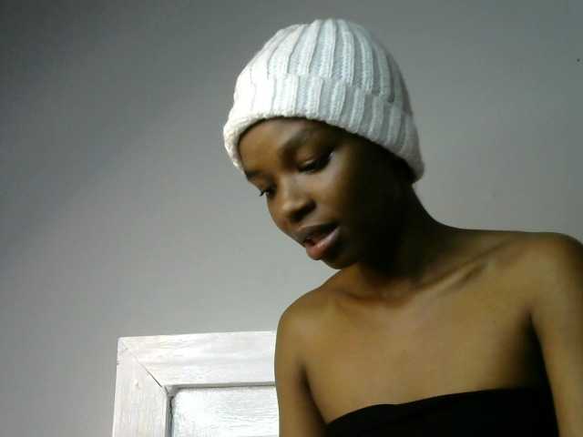 Juicygirl-1 live cam on BongaCams