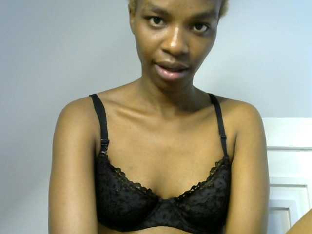 Juicygirl-1 live cam on BongaCams