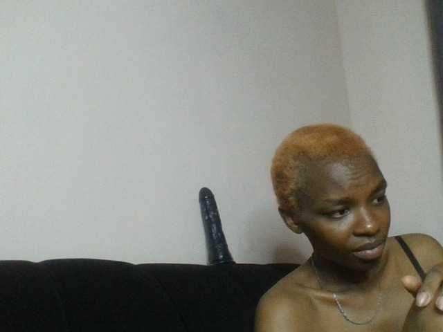 Juicygirl-1 live cam on BongaCams