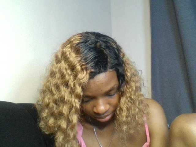 Juicygirl-1 live cam on BongaCams