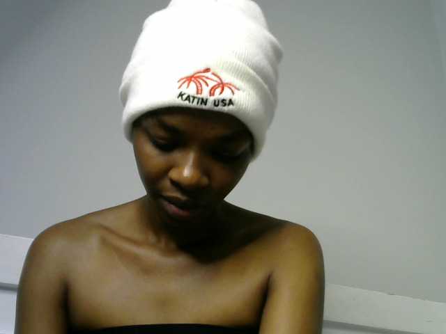 Juicygirl-1 live cam on BongaCams