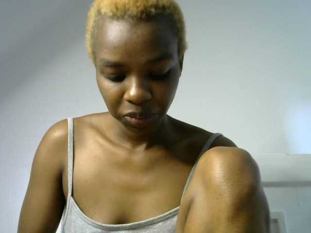 Juicygirl-1 live cam on BongaCams