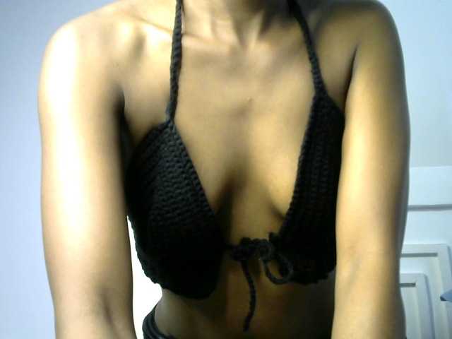 Juicygirl-1 live cam on BongaCams