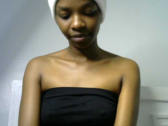 Juicygirl-1 live cam on BongaCams