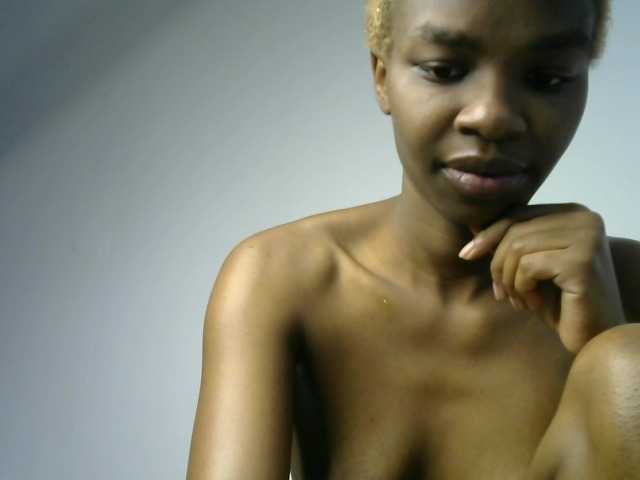Juicygirl-1 live cam on BongaCams