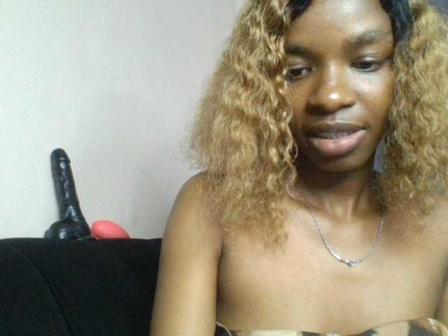 Juicygirl-1 live cam on BongaCams
