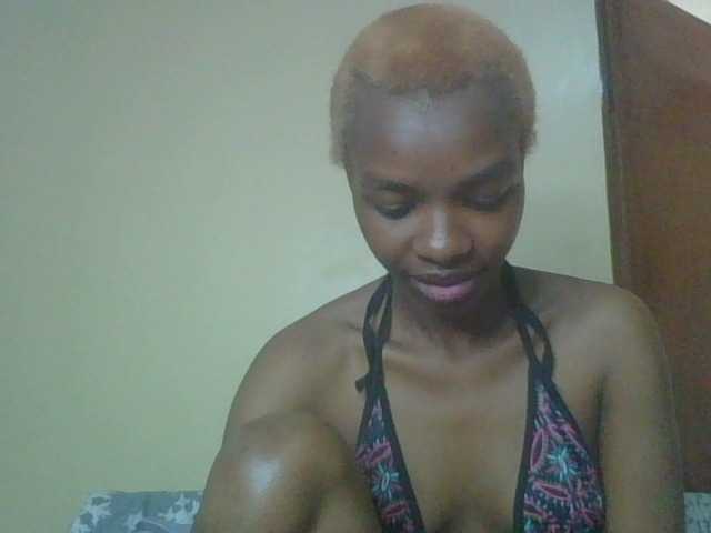 Juicygirl-1 live cam on BongaCams
