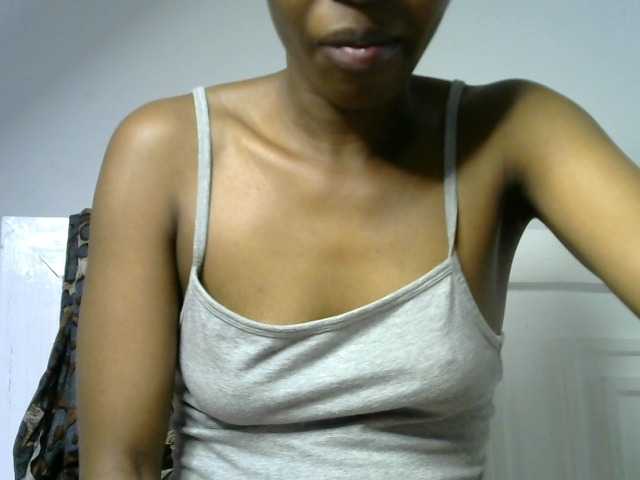 Juicygirl-1 live cam on BongaCams