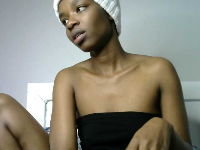 Juicygirl-1 live cam on BongaCams