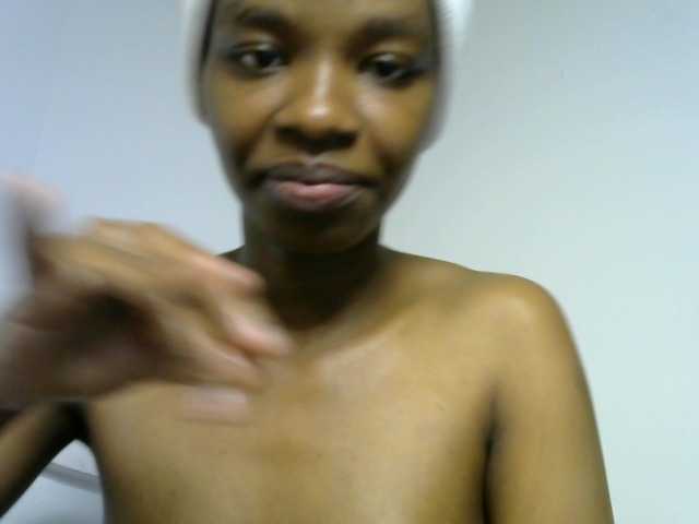 Juicygirl-1 live cam on BongaCams
