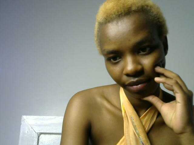 Juicygirl-1 live cam on BongaCams