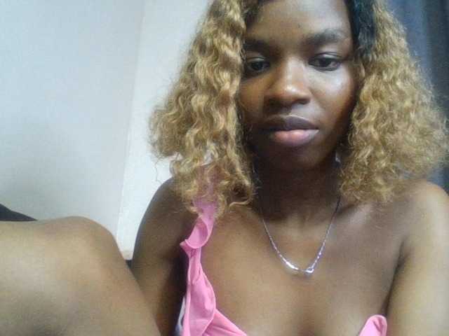 Juicygirl-1 live cam on BongaCams