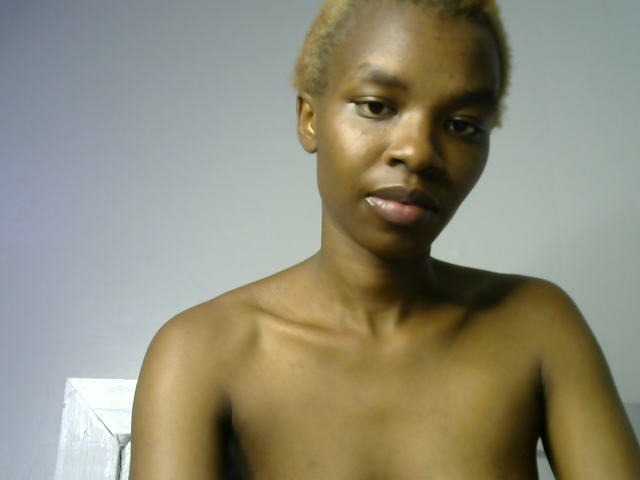 Juicygirl-1 live cam on BongaCams