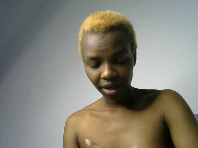 Juicygirl-1 live cam on BongaCams