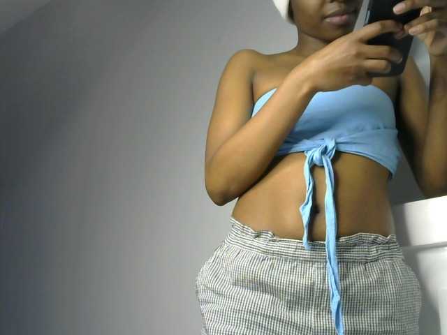 Juicygirl-1 live cam on BongaCams