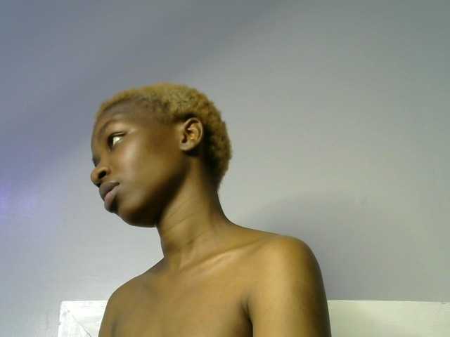 Juicygirl-1 live cam on BongaCams
