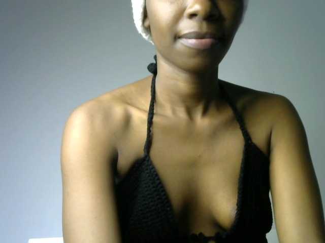 Juicygirl-1 live cam on BongaCams
