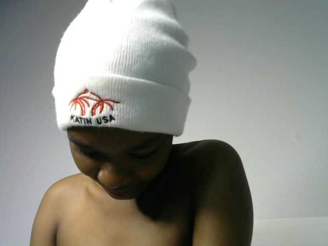 Juicygirl-1 live cam on BongaCams