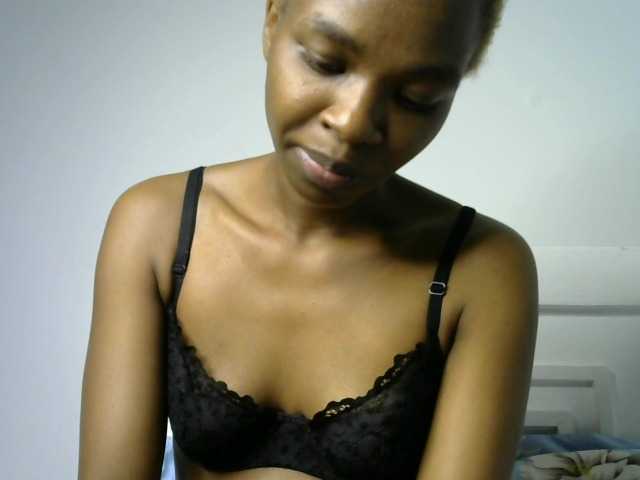 Juicygirl-1 live cam on BongaCams