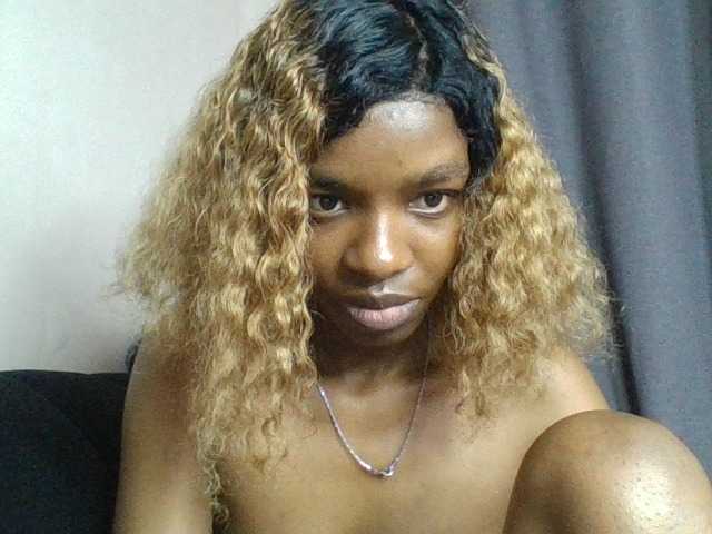 Juicygirl-1 live cam on BongaCams