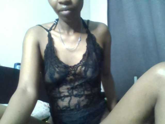 Juicygirl-1 live cam on BongaCams