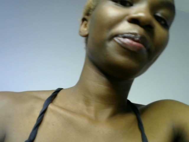 Juicygirl-1 live cam on BongaCams