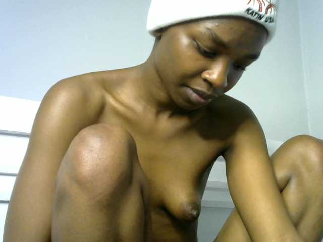 Juicygirl-1 live cam on BongaCams