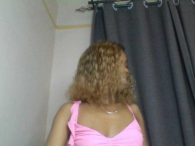Juicygirl-1 live cam on BongaCams