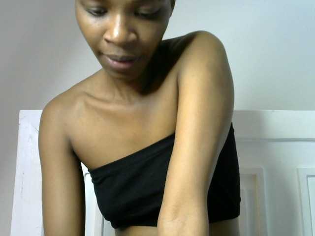 Juicygirl-1 live cam on BongaCams