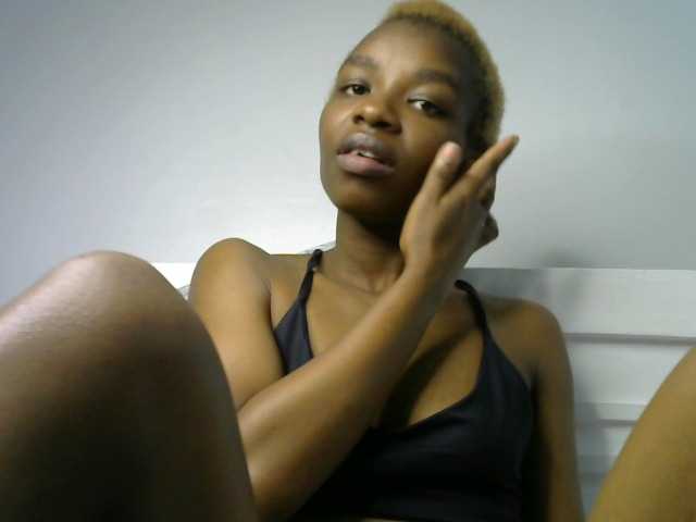Juicygirl-1 live cam on BongaCams