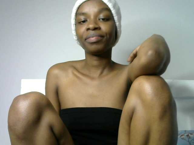 Juicygirl-1 live cam on BongaCams