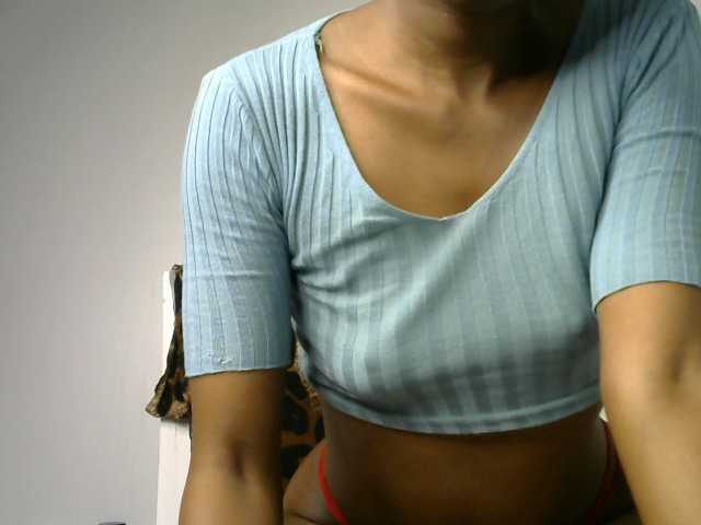 Juicygirl-1 live cam on BongaCams