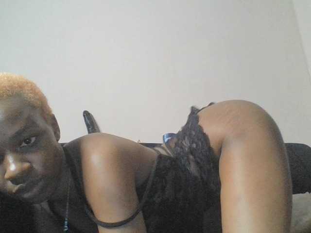 Juicygirl-1 live cam on BongaCams