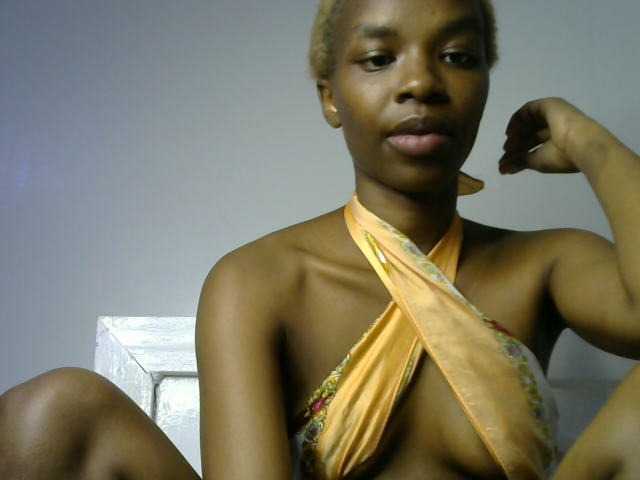 Juicygirl-1 live cam on BongaCams